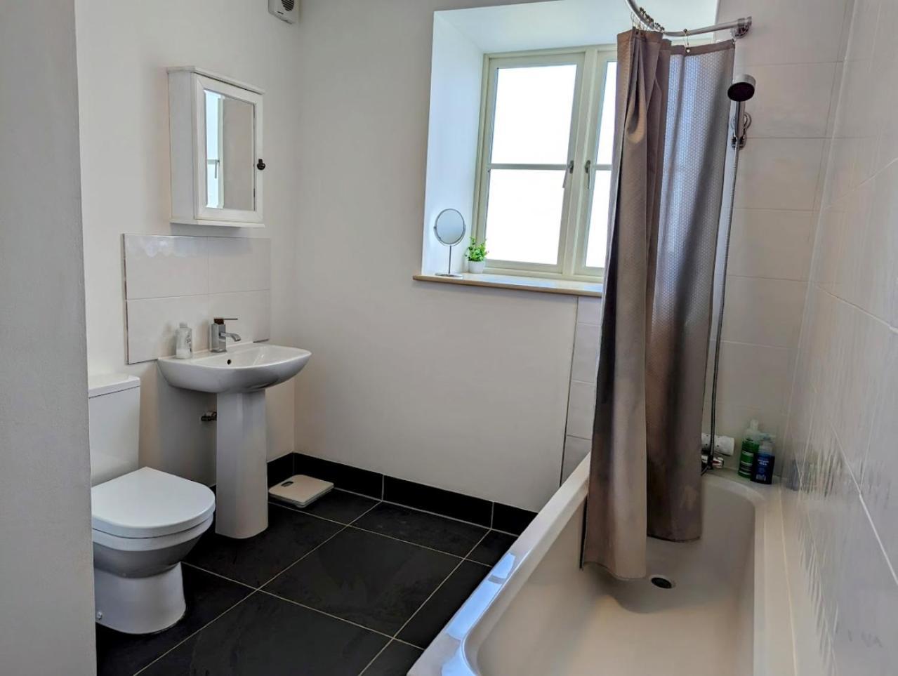 4 Bedroom House, Central Ulverston Exterior foto